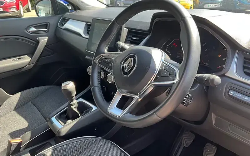 Used Renault Captur Techno 91 HP (66 kW) 2024 Grey SUV