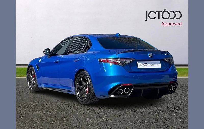 Used Alfa Romeo Giulia Quadrifoglio 520 HP (382 kW) 2023 Blue Sedan