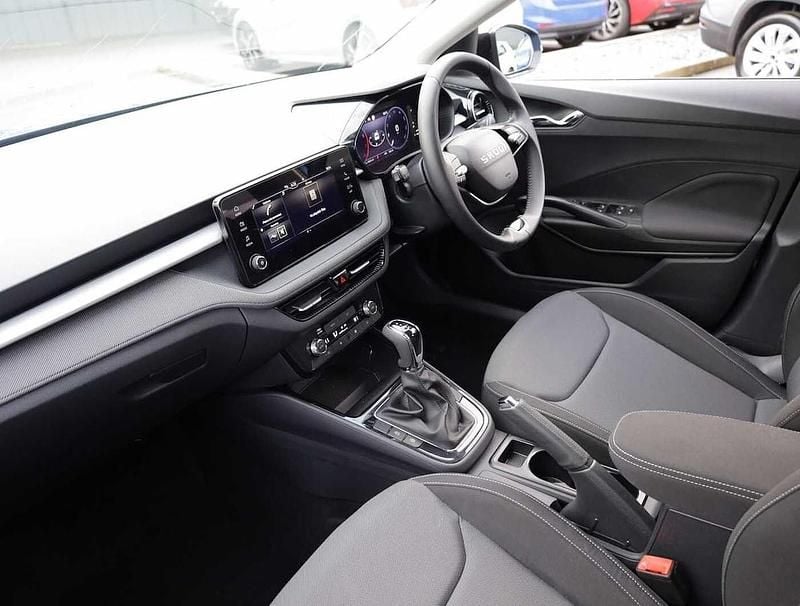 New Skoda Fabia Design Edition 113 HP (83 kW) 2025 Race blue metallic black magic pearl effect Hatchback