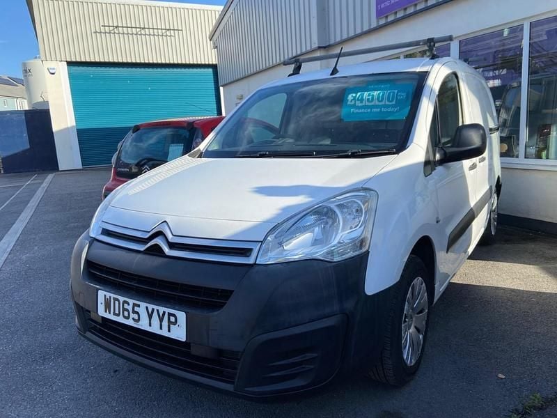 Used Citroën Berlingo 75 HP (55 kW) 2015 White MPV
