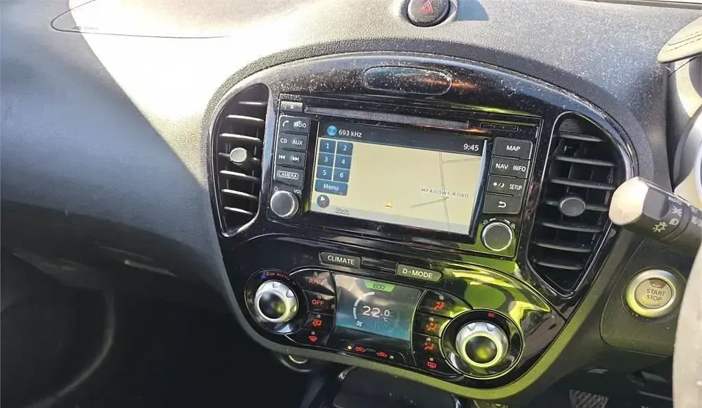 Used Nissan Juke Tekna 110 HP (80 kW) 2018 Pure white SUV