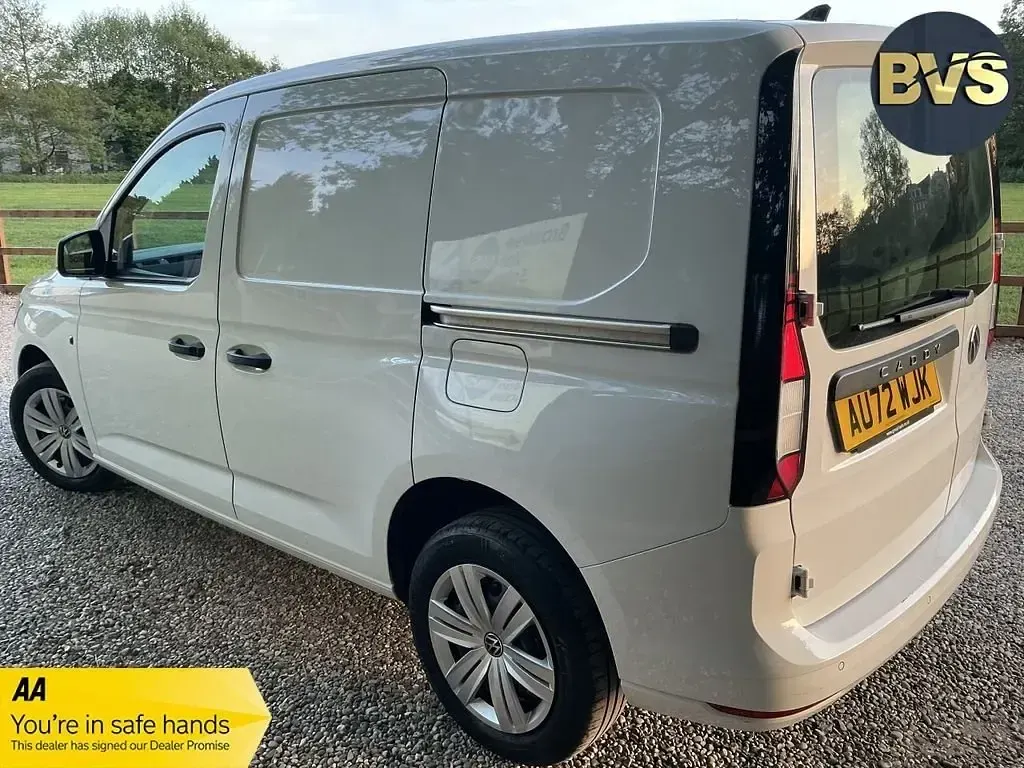 Usado VW Caddy S 112 CV (82 kW) 2022 Blanco Monovolumen