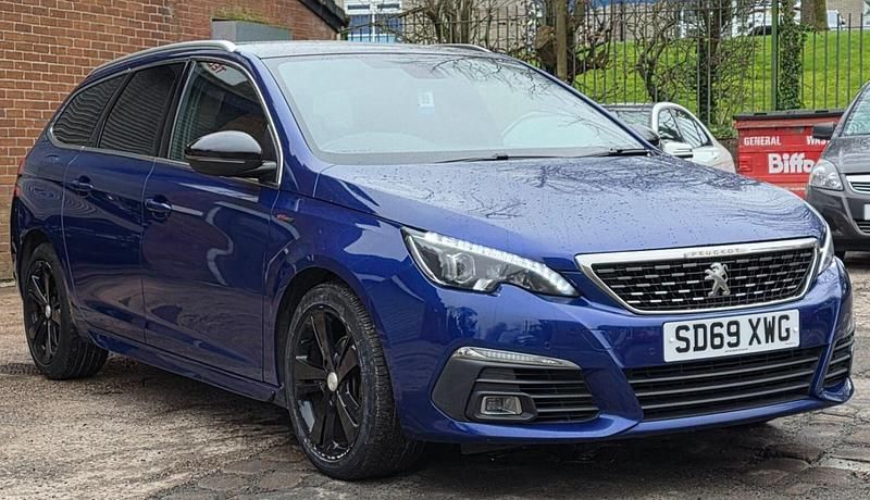 Used Peugeot 308 SW GT-line 129 HP (94 kW) 2019 Blue Estate