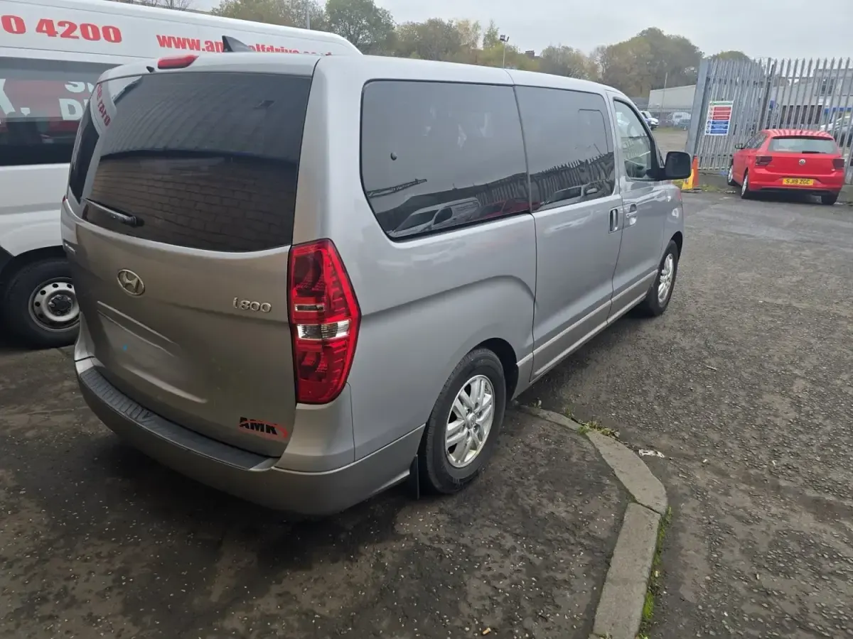 Usado Hyundai I800 SE 136 HP (100 kW) 2019 Prateado Monovolume