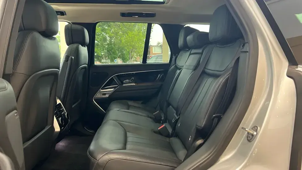 Used Land Rover Range Rover HSE 440 HP (323 kW) 2023 Silver SUV