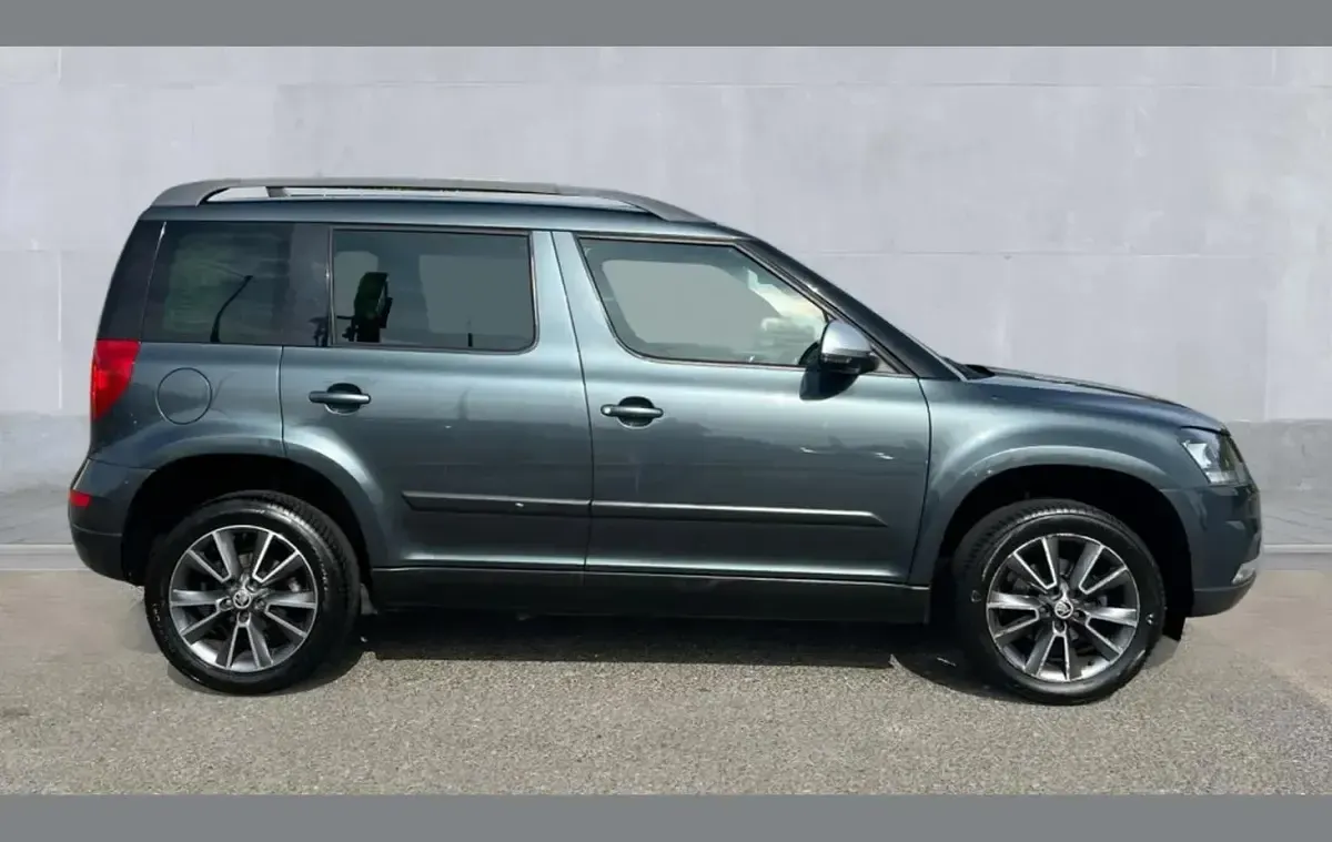 Used Skoda Yeti Outdoor SE Drive 108 HP (79 kW) 2017 Grey SUV