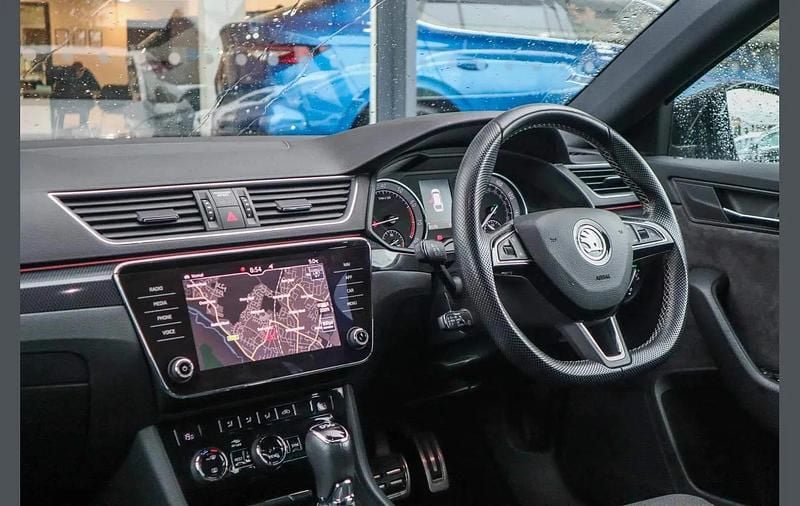 Used Skoda Superb SportLine 148 HP (108 kW) 2019 Brilliant silver metallic Estate