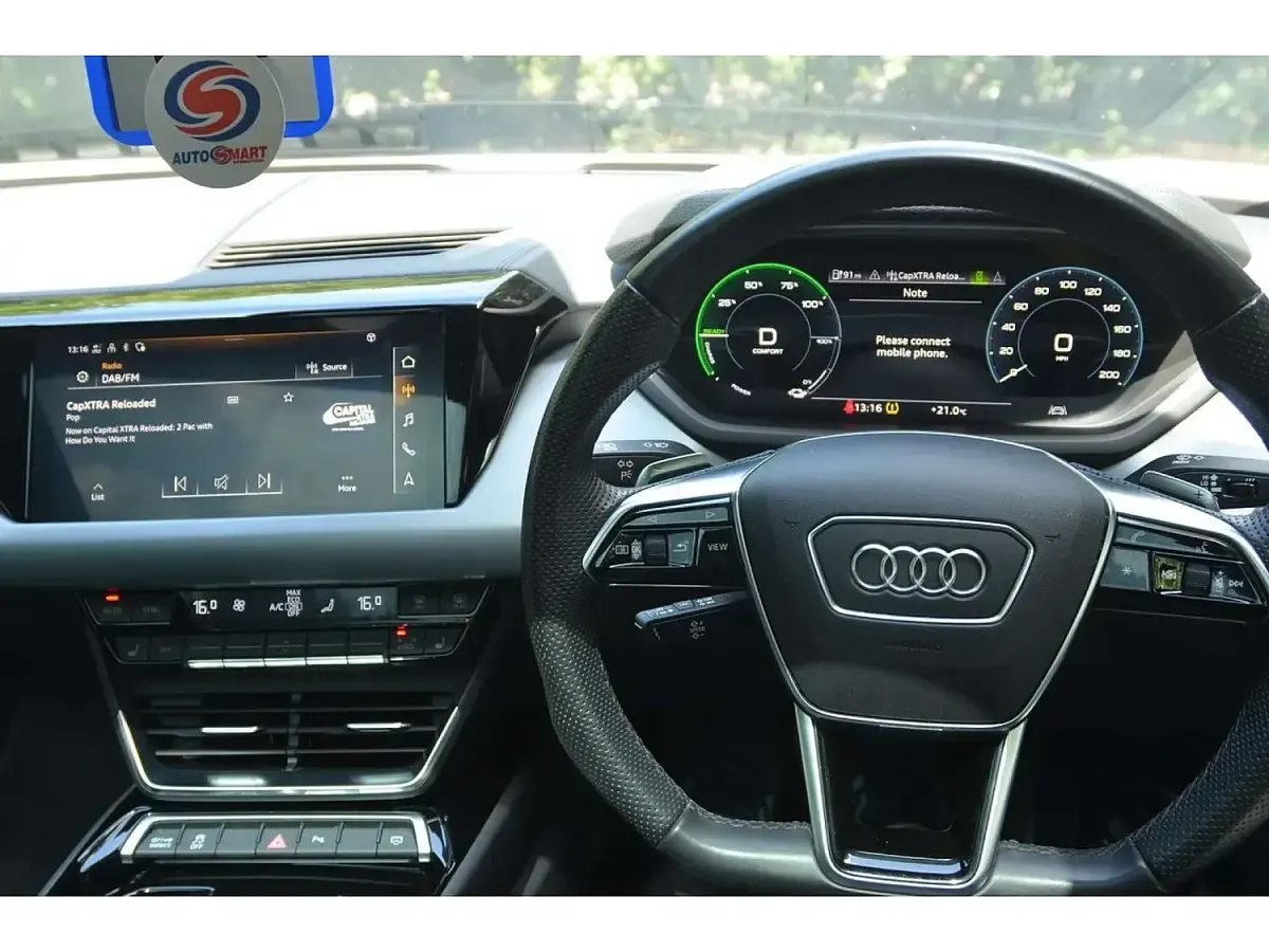 Used Audi e-tron GT quattro Comfort 389 kW (530 HP) 2022 White Sedan