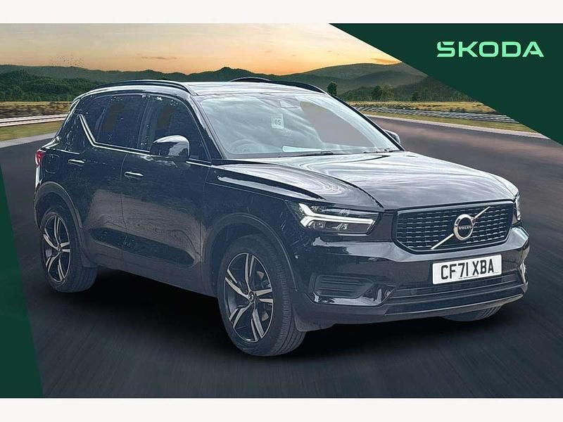 Black Used 2022 Volvo XC40 R-Design SUV | £28,470 (Fair price) - Image 1/3