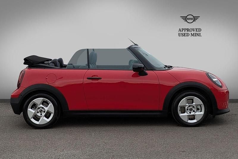 Ny Mini Cooper 118 kW (161 HK) 2026 Röd Halvkombi