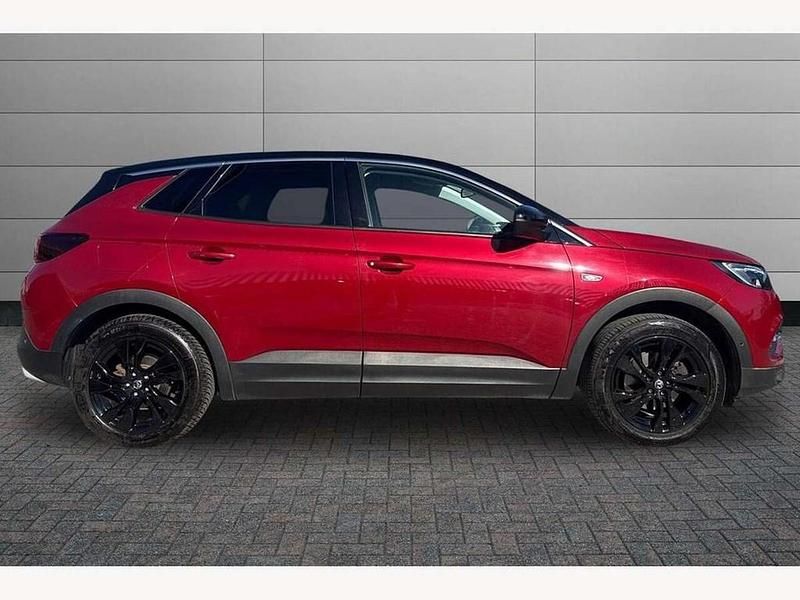 Used Vauxhall Grandland X SRi 130 HP (95 kW) 2021 Red SUV