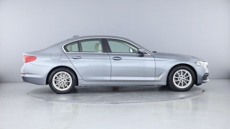Used BMW 520 Sport Line 190 HP (139 kW) 2019 Blue Sedan