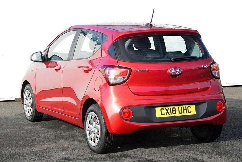 Used Hyundai i10 SE 87 HP (63 kW) 2018 Red Hatchback