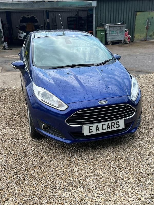 Blue Used 2016 Ford Fiesta Titanium Hatchback | £4,295 (Super price) - Image 1/4