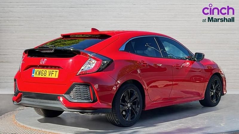 Begagnad Honda Civic SR 120 HK (88 kW) 2018 Röd Halvkombi