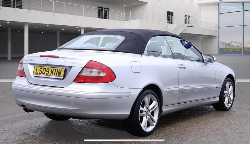 Used Mercedes CLK200 Avantgarde 184 HP (135 kW) 2009 Silver Cabriolet