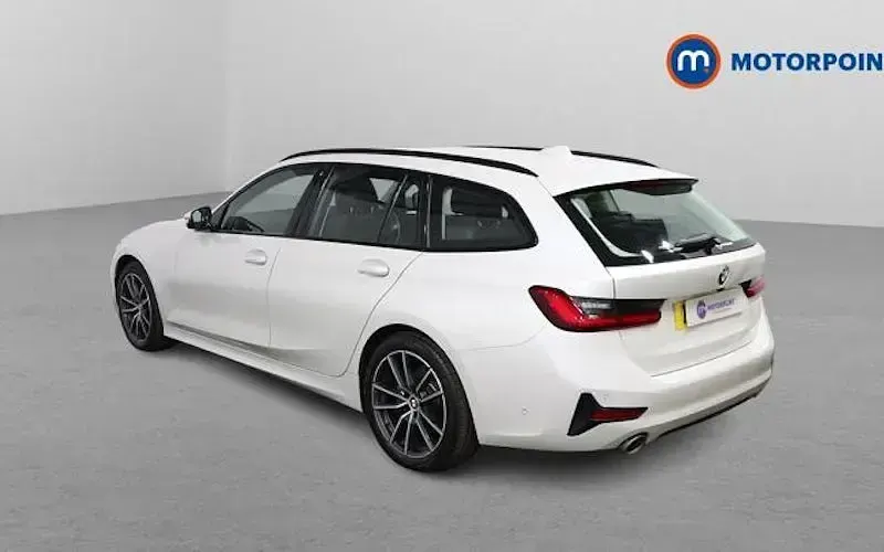 Used BMW 320 Sport Line 184 HP (135 kW) 2021 White Estate