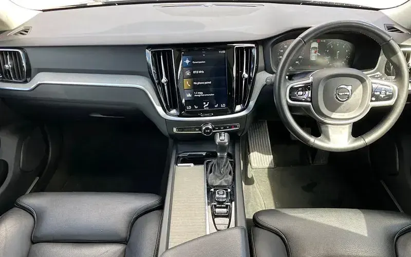 Used Volvo V60 Inscription 250 HP (183 kW) 2019 Grey Estate