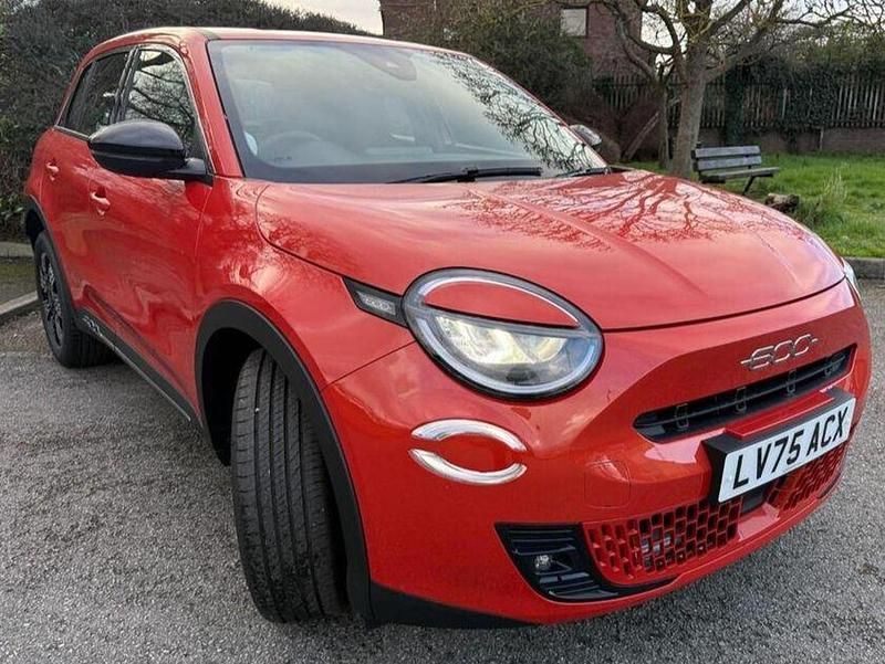 New Fiat 600 S 99 HP (72 kW) 2025 Orange SUV