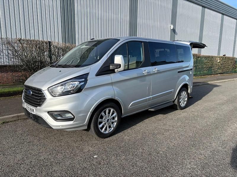 Used Ford Tourneo Titanium 130 HP (95 kW) 2020 Silver MPV
