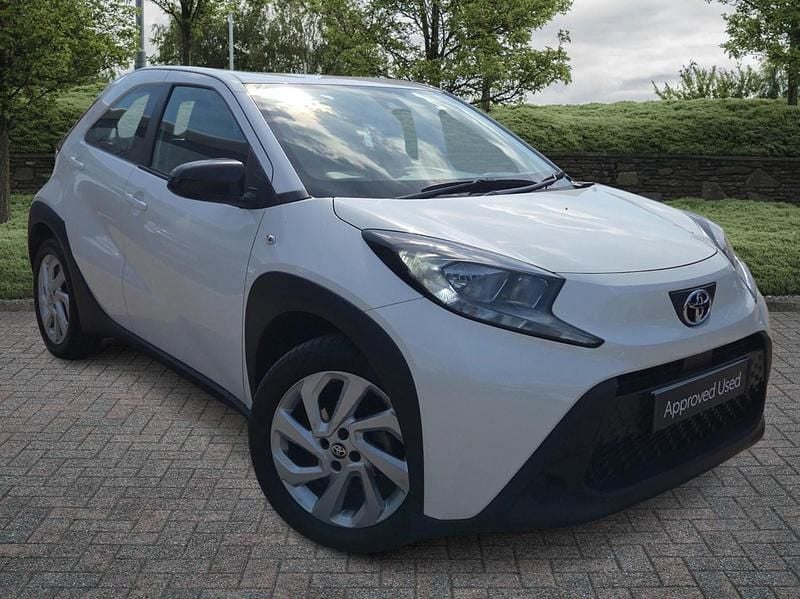 White Used 2023 Toyota Aygo PURE Hatchback | £12,461 (Fair price) - Image 1/4