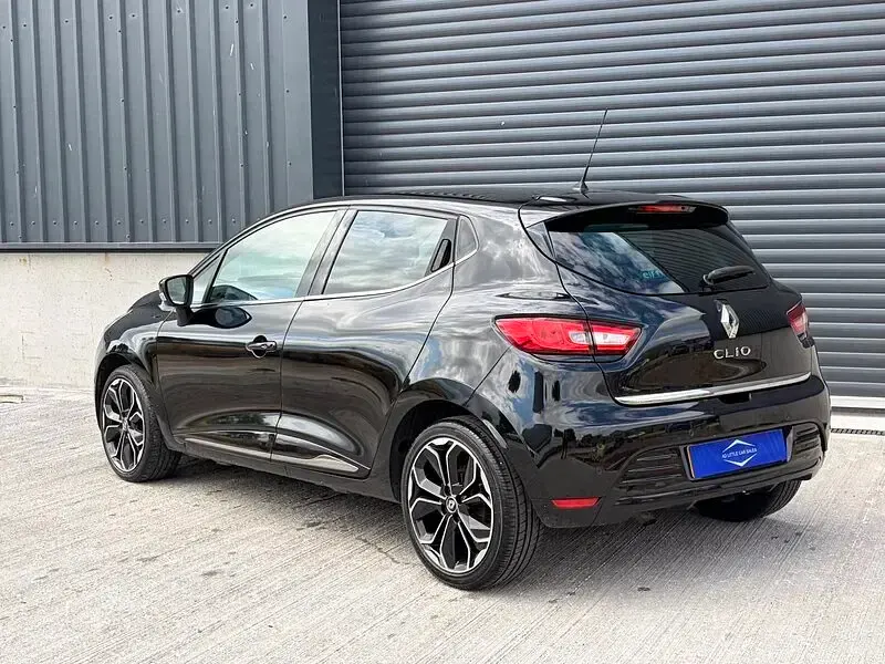 Used Renault Clio Iconic 90 HP (66 kW) 2019 Black Hatchback