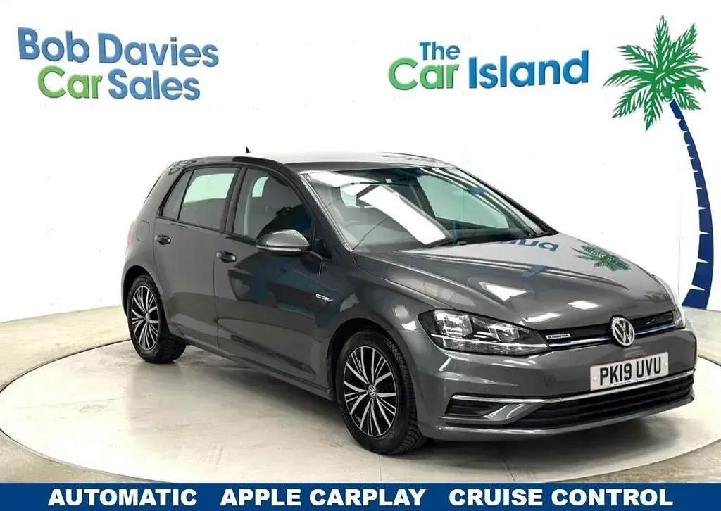 Used VW Golf VII SE 131 HP (96 kW) 2018 Hatchback