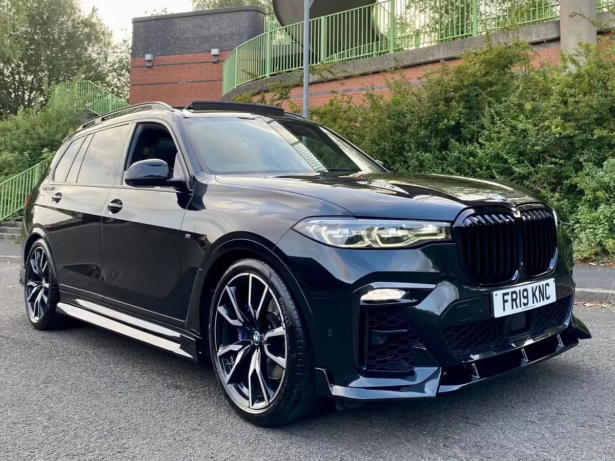 Używany BMW X7 M Sport 265 KM (194 kW) 2019 Czarny SUV