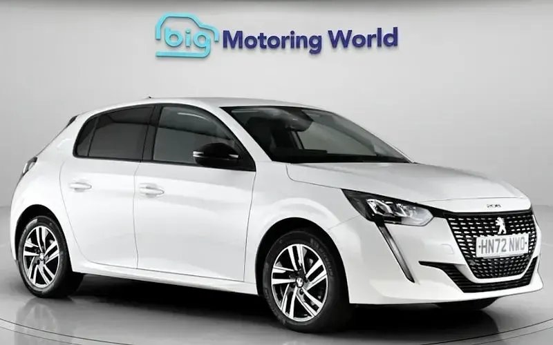Gebraucht Peugeot 208 Allure+ 102 PS (75 kW) 2022 Kleinwagen