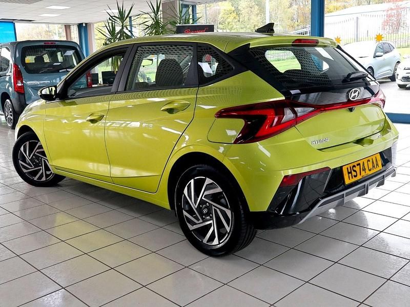 New Hyundai i20 Advanced 100 HP (73 kW) 2025 Green Hatchback