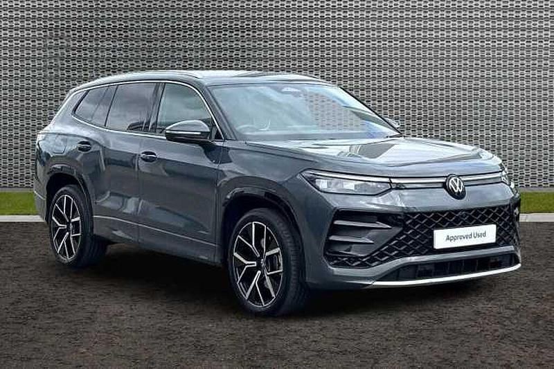 Used 2025 VW Tayron R-line SUV | £39,303 (Fair price) - Image 1/4