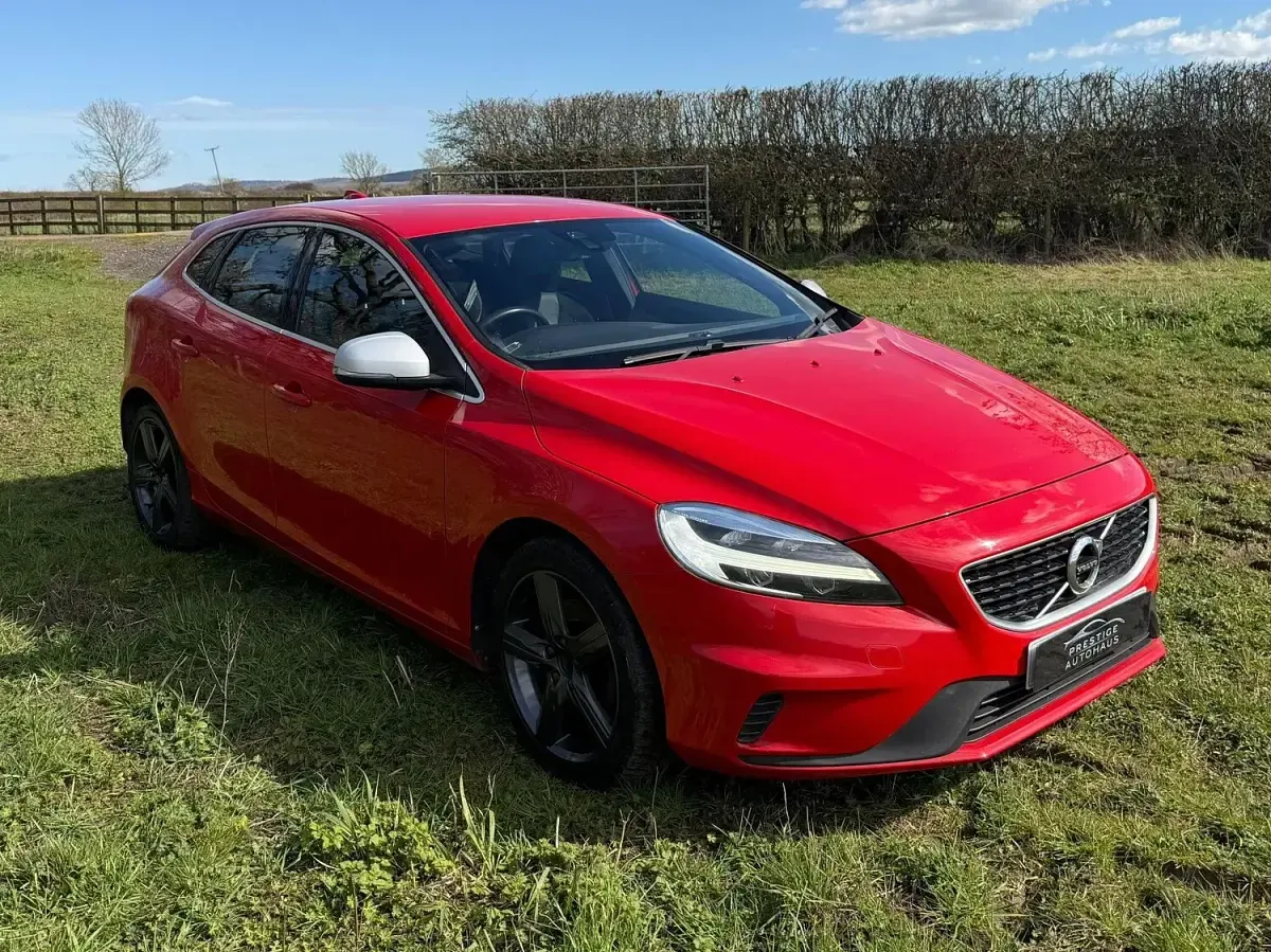 Used Volvo V40 R-Design 2017 Red Hatchback