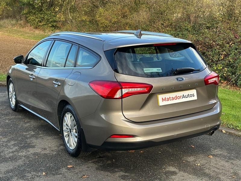 Used Ford Focus Titanium 125 HP (91 kW) 2018 Silver Estate