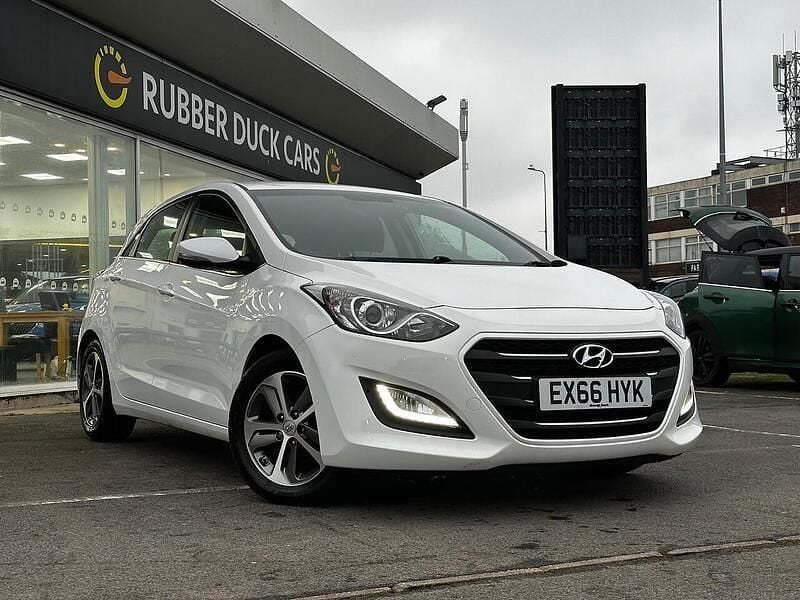 White Used 2016 Hyundai i30 SE Hatchback | £7,730 (A bit pricey) - Image 1/4