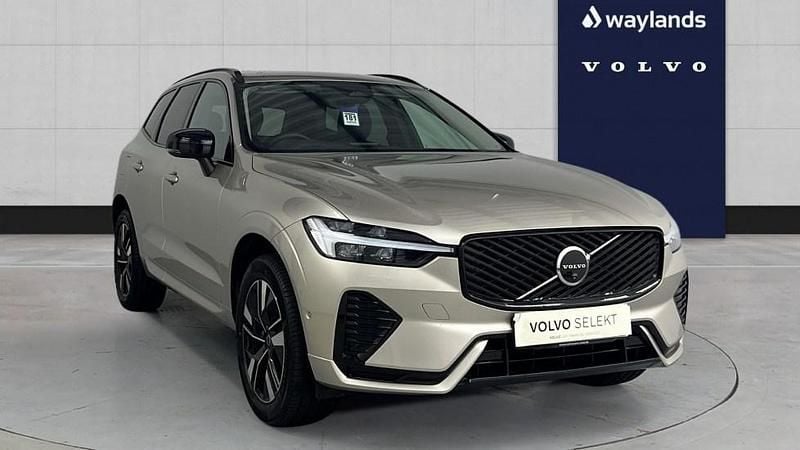 Used Volvo XC60 Plus 247 HP (181 kW) 2025 Gold SUV