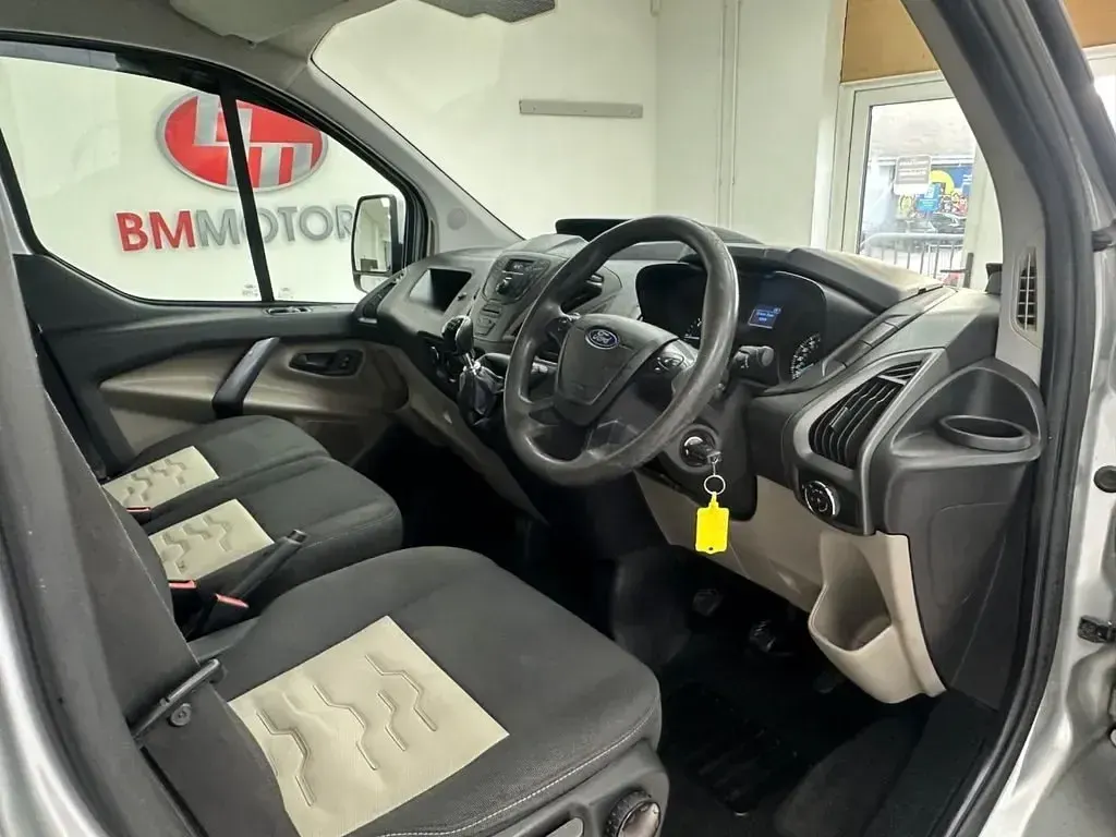 Usado Ford Transit Custom 100 HP (73 kW) 2014 Prateado Van