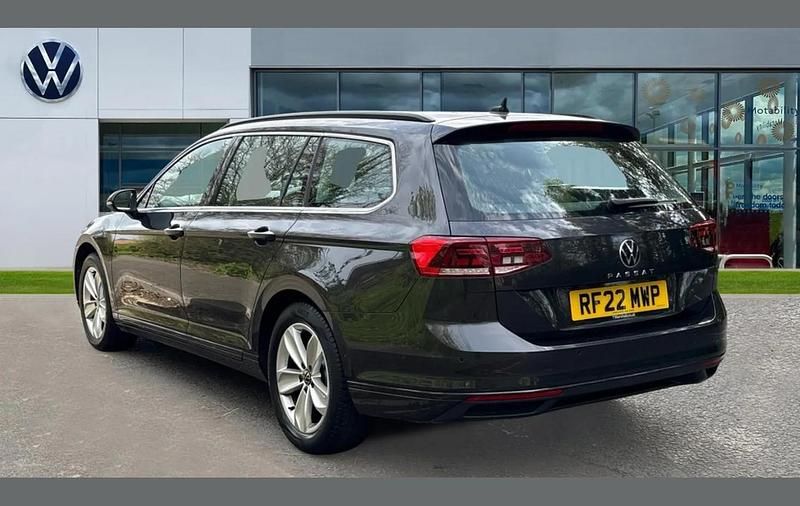 Used VW Passat SE 150 HP (110 kW) 2022 Grey Estate