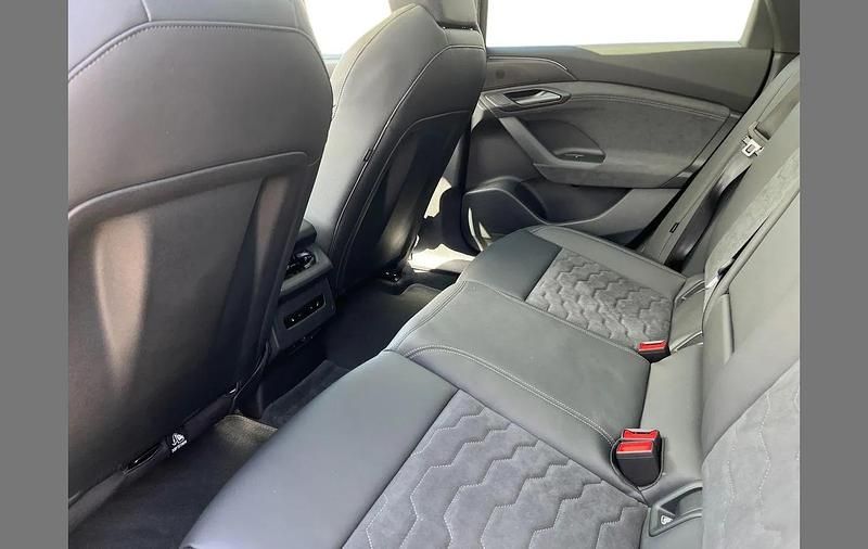 New Audi e-tron Performance 269 kW (367 HP) 2025 Black SUV