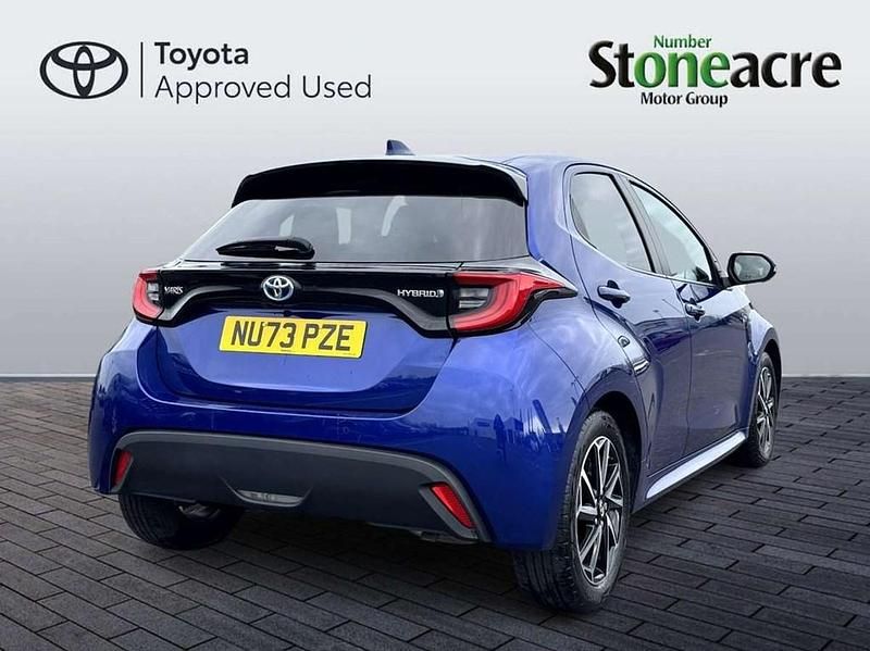Used Toyota Yaris Hybrid Design 113 HP (83 kW) 2023 Blue Hatchback