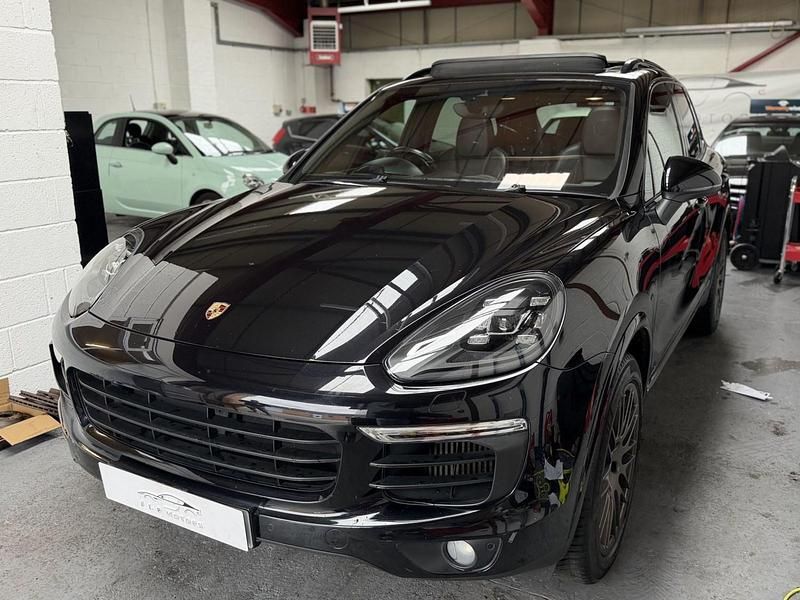 Used Porsche Cayenne Platinum Edition 262 HP (192 kW) 2018 Black SUV