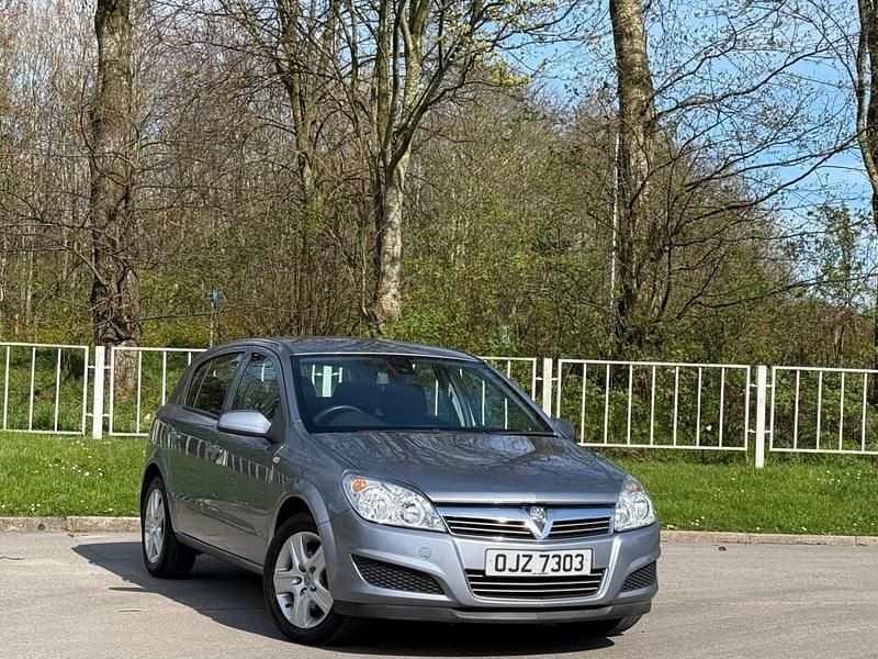 Used Vauxhall Astra Active 2009 Silver Hatchback