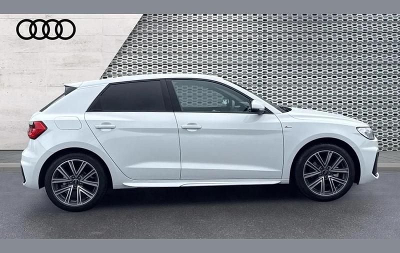 Usado Audi A1 S-Line 147 CV (108 kW) 2025 Blanco SUV