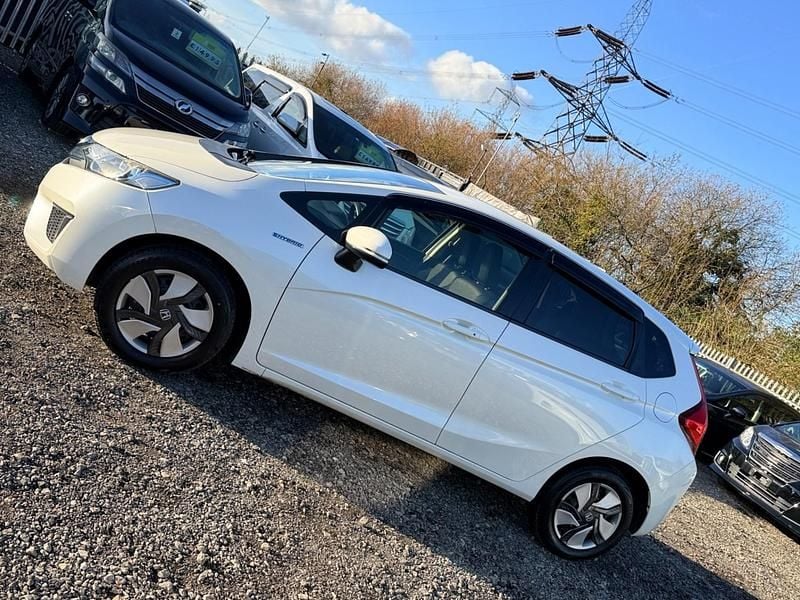 Used Honda Fit Hybrid 2014 White Hatchback