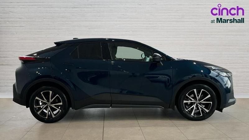 Used Toyota C-HR Design 140 HP (102 kW) 2024 Blue SUV