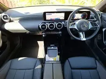 Usado Mercedes CLA180 Executive 136 HP (100 kW) 2025 Preto Sedan