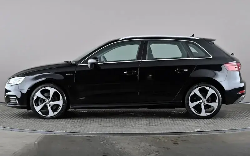 Used Audi A3 e-tron Performance 150 HP (110 kW) 2017 Black Hatchback