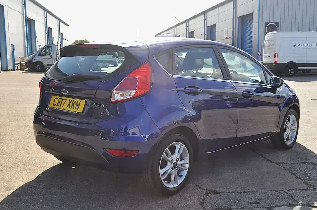 Used Ford Fiesta Zetec 82 HP (60 kW) 2017 Blue Hatchback