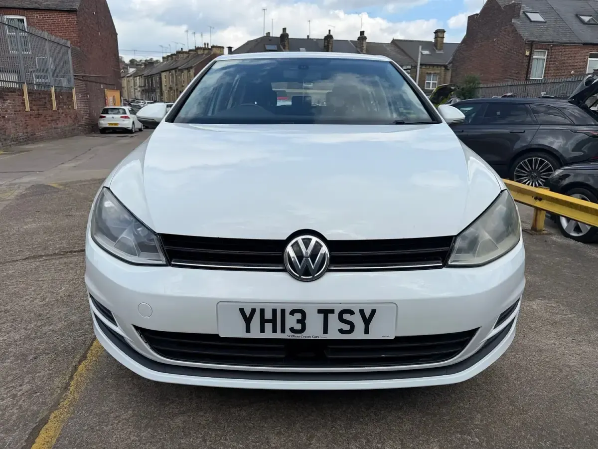 Used VW Golf VII SE 2013 White Hatchback