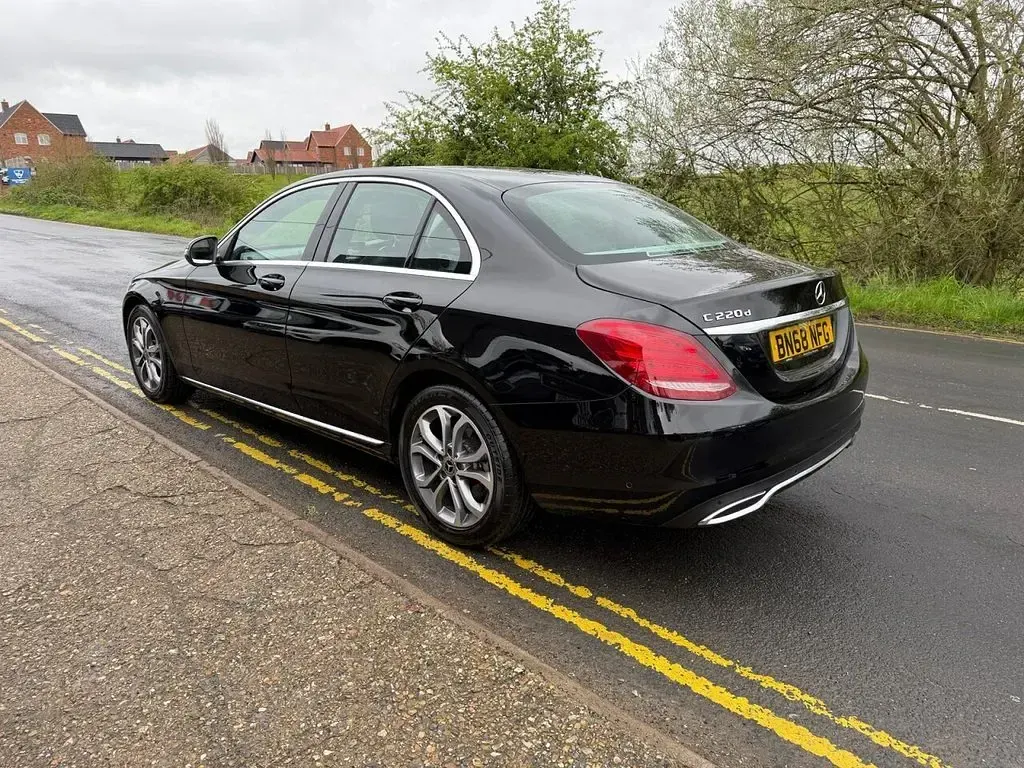 Used Mercedes C220 170 HP (125 kW) 2018 Black Sedan