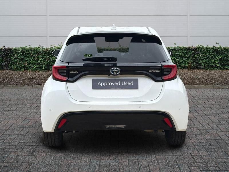 Used Toyota Yaris Hybrid 2023 White Hatchback